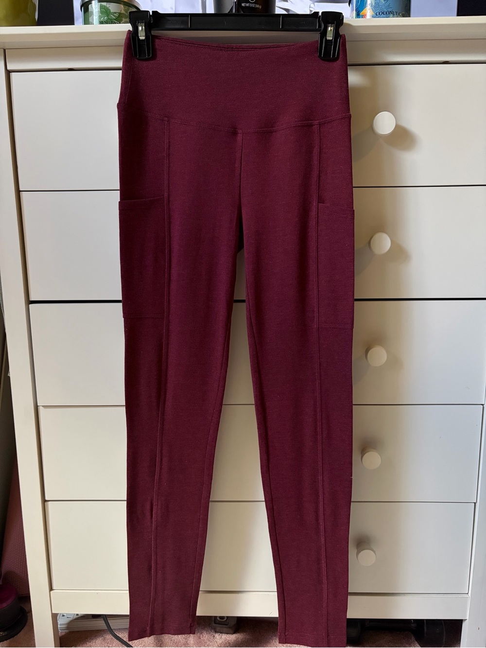 🌹NWT HIPPIE ROSE WOMENS SIZE SMALL WINE BERRY POCKET LEGGINGS